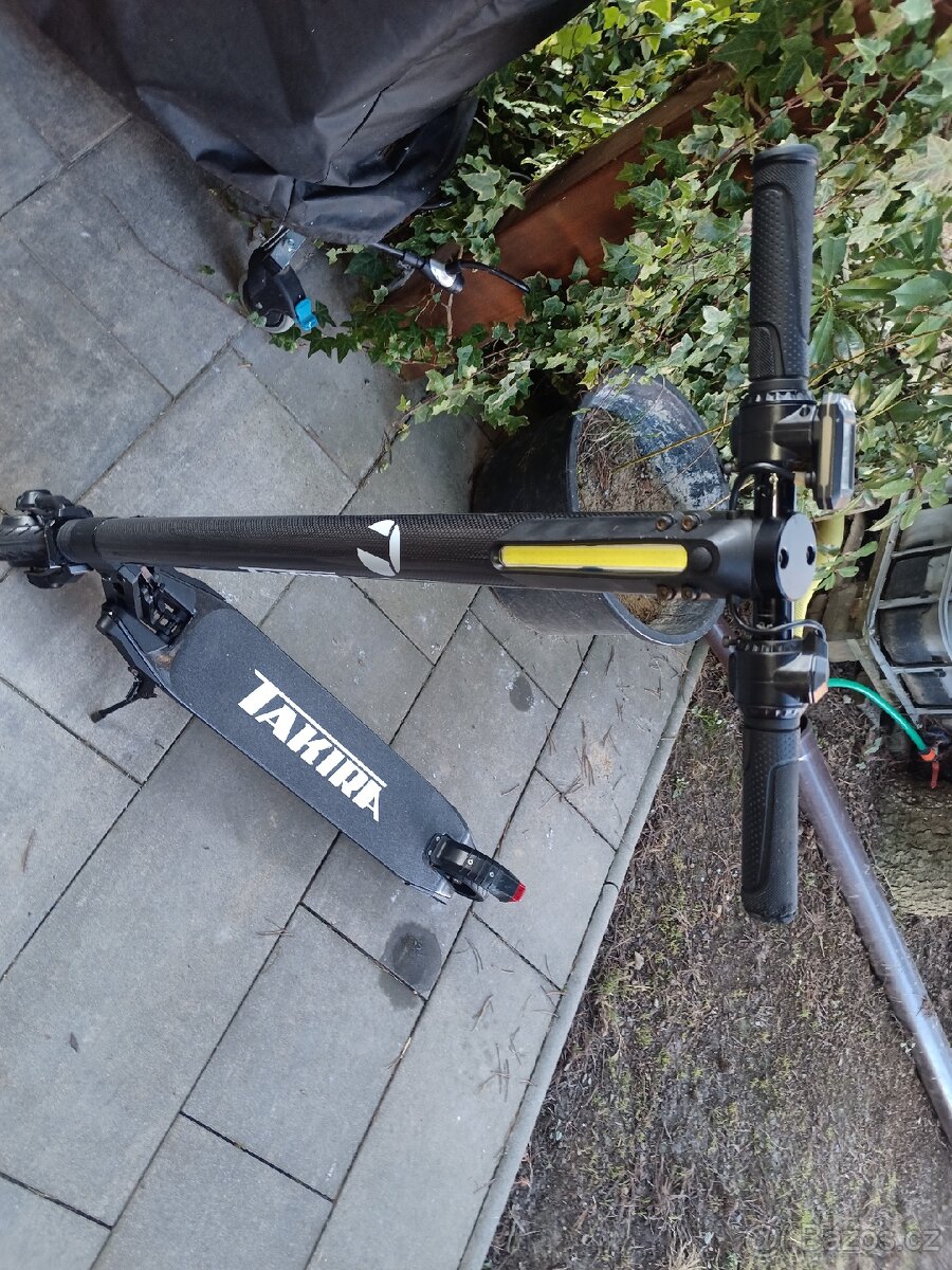 Elektrokoloběžka Takira carbon - 3