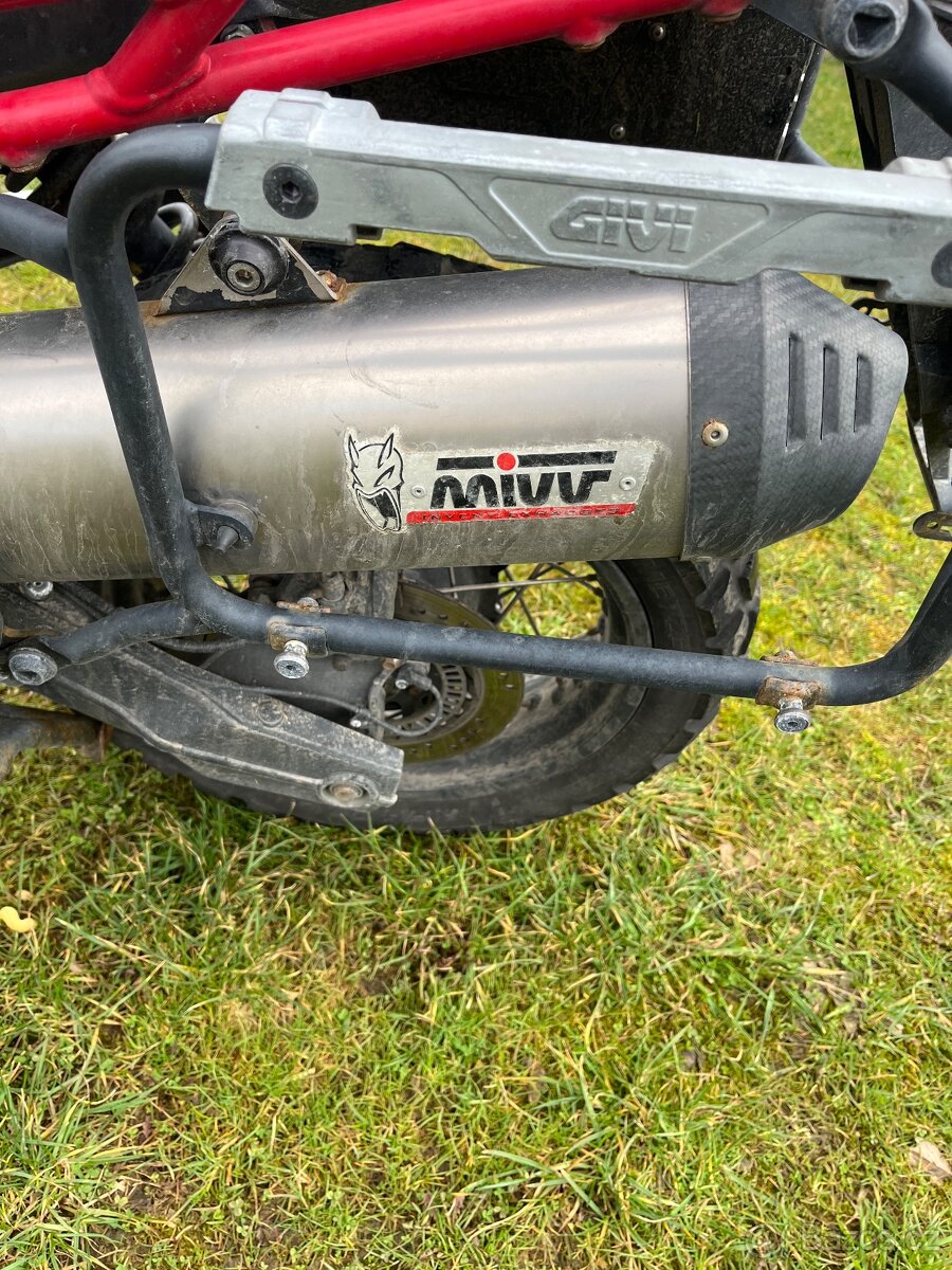 Moto Guzzi V85TT - 3