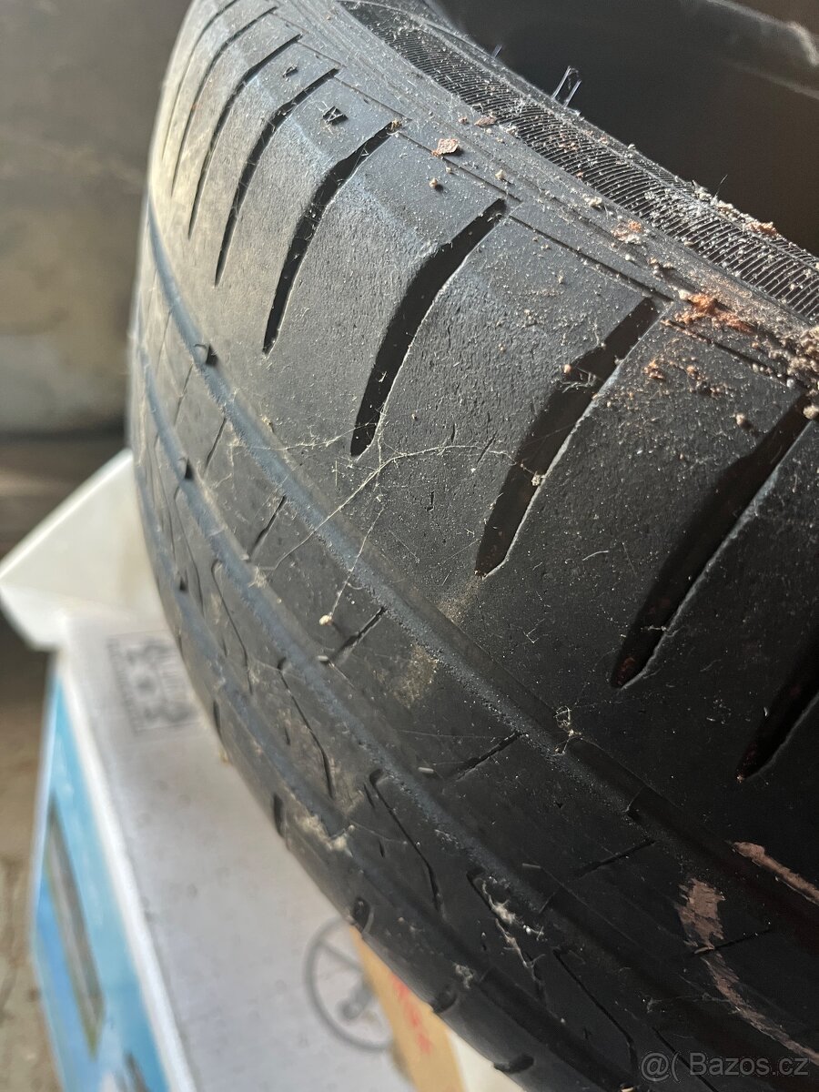 Pneu 205/55R16 - 3