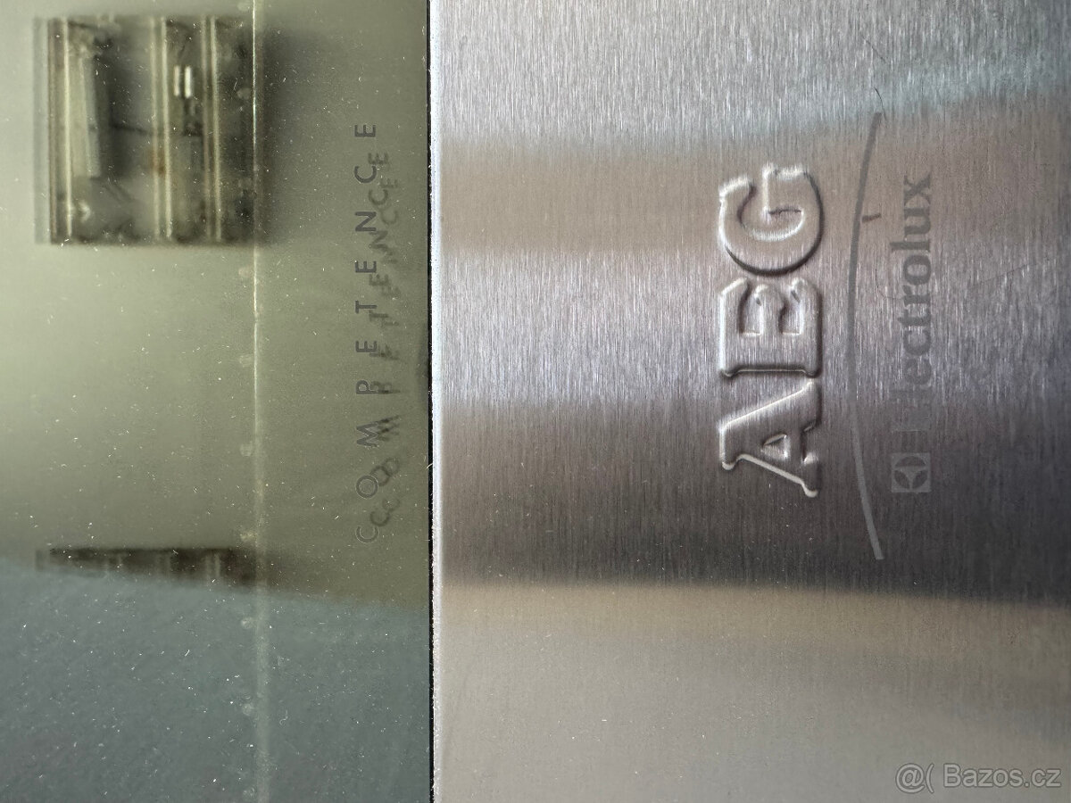 Vestavná trouba AEG top stav - 3