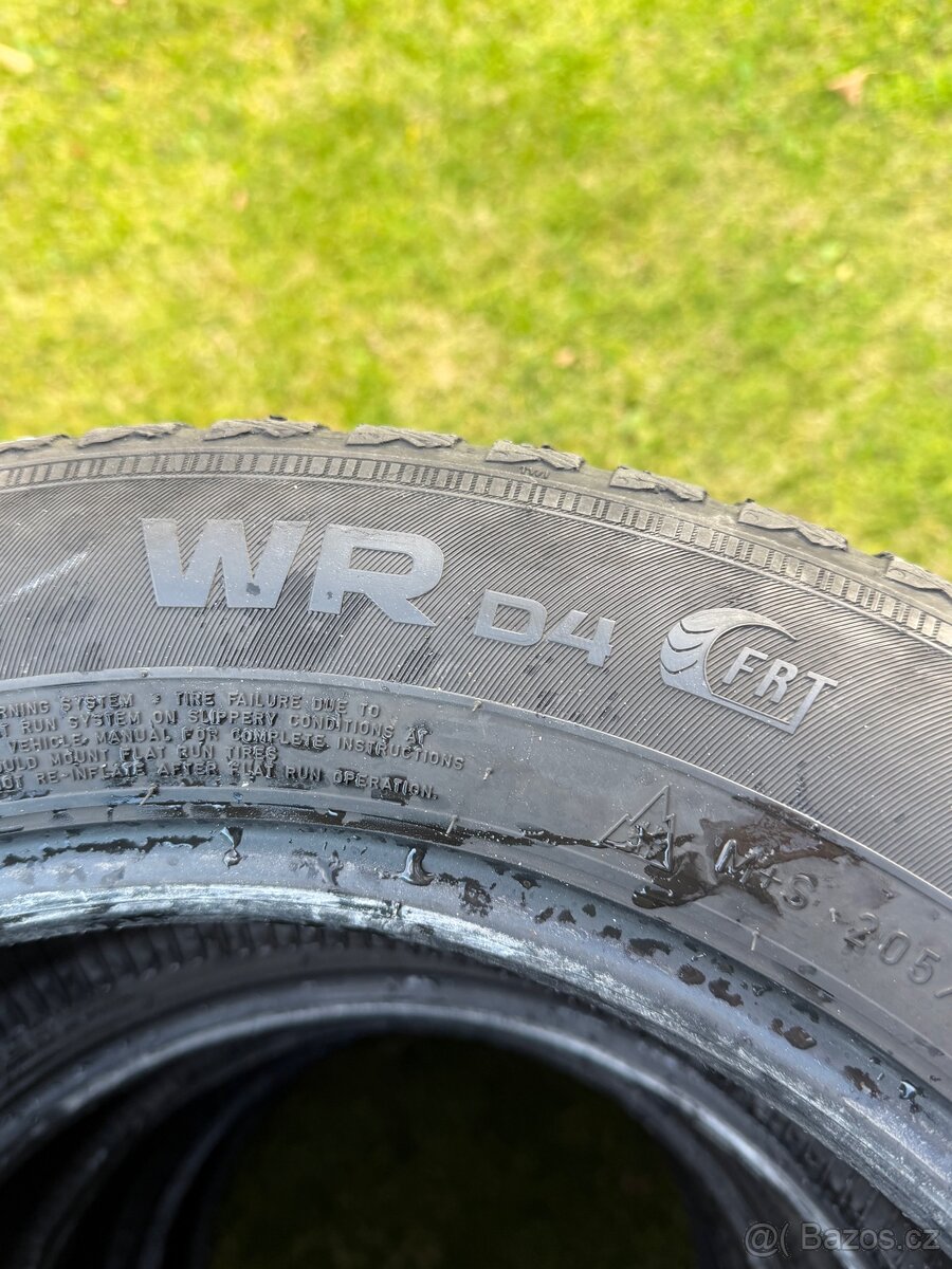 Zimní pneu NOKIAN WR D4 RFT 4x 205 60 R16 92H - 3