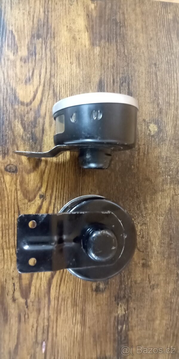 Nová zadní světla originál Tatra, Praga. - 3