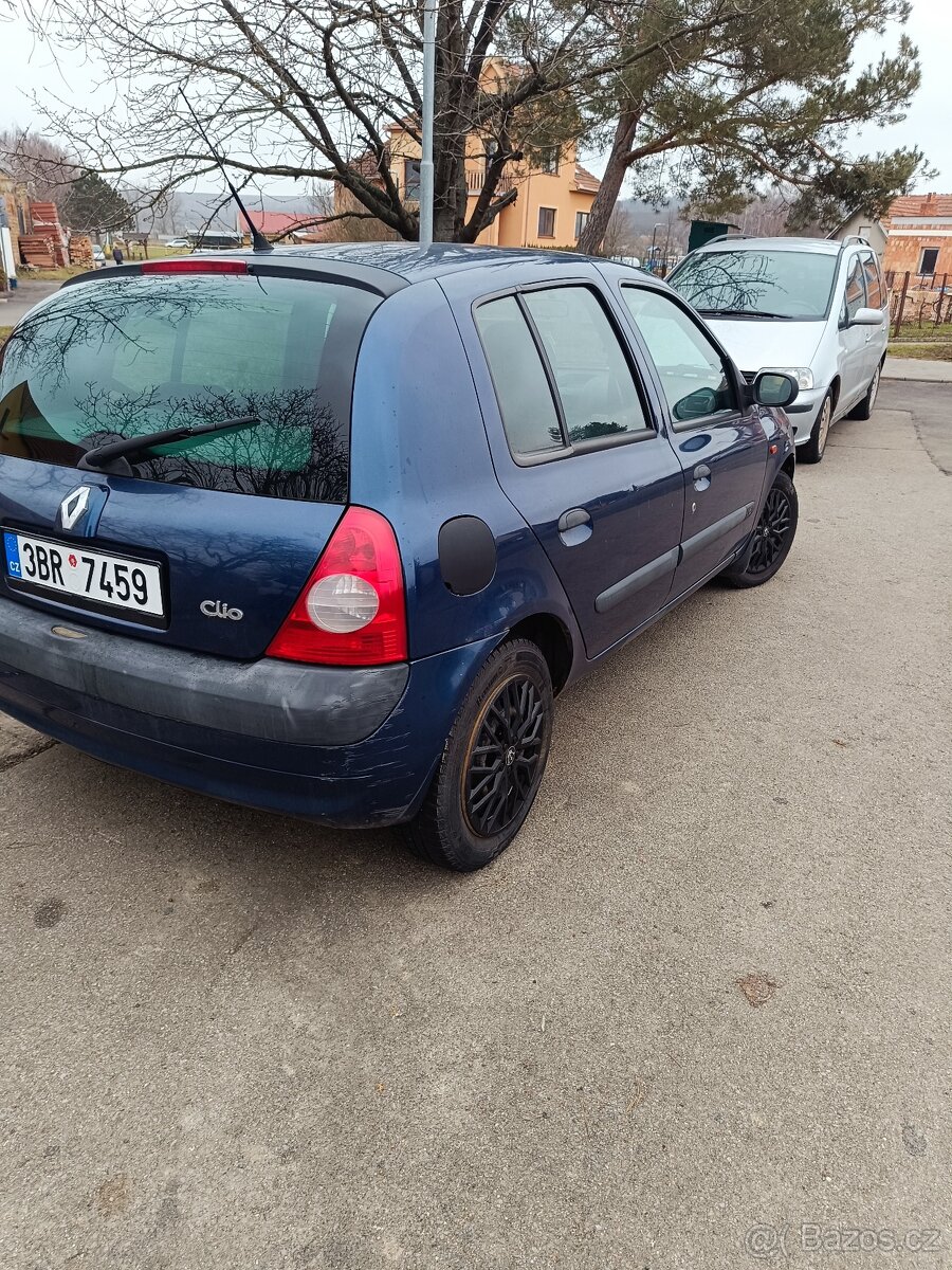 Renault clio.1.2.55kw rok 2002 - 3