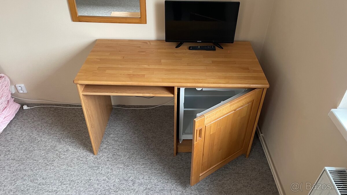 Pěkný psací stůl - 3