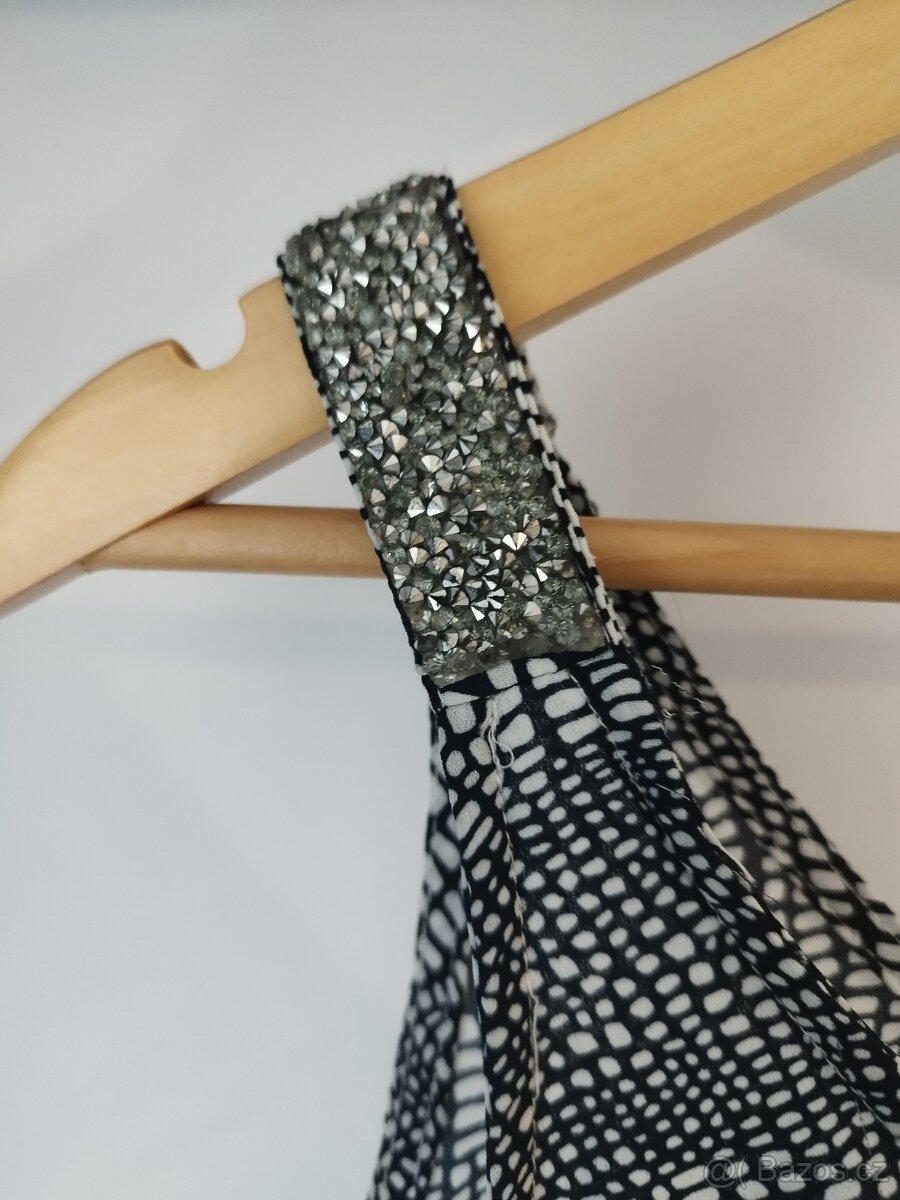 Tílko s kamínky na ramenou - 3