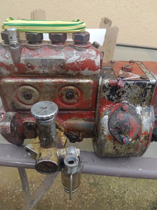 Vstrikovaci cerpadlo ZETOR 4001 - 3