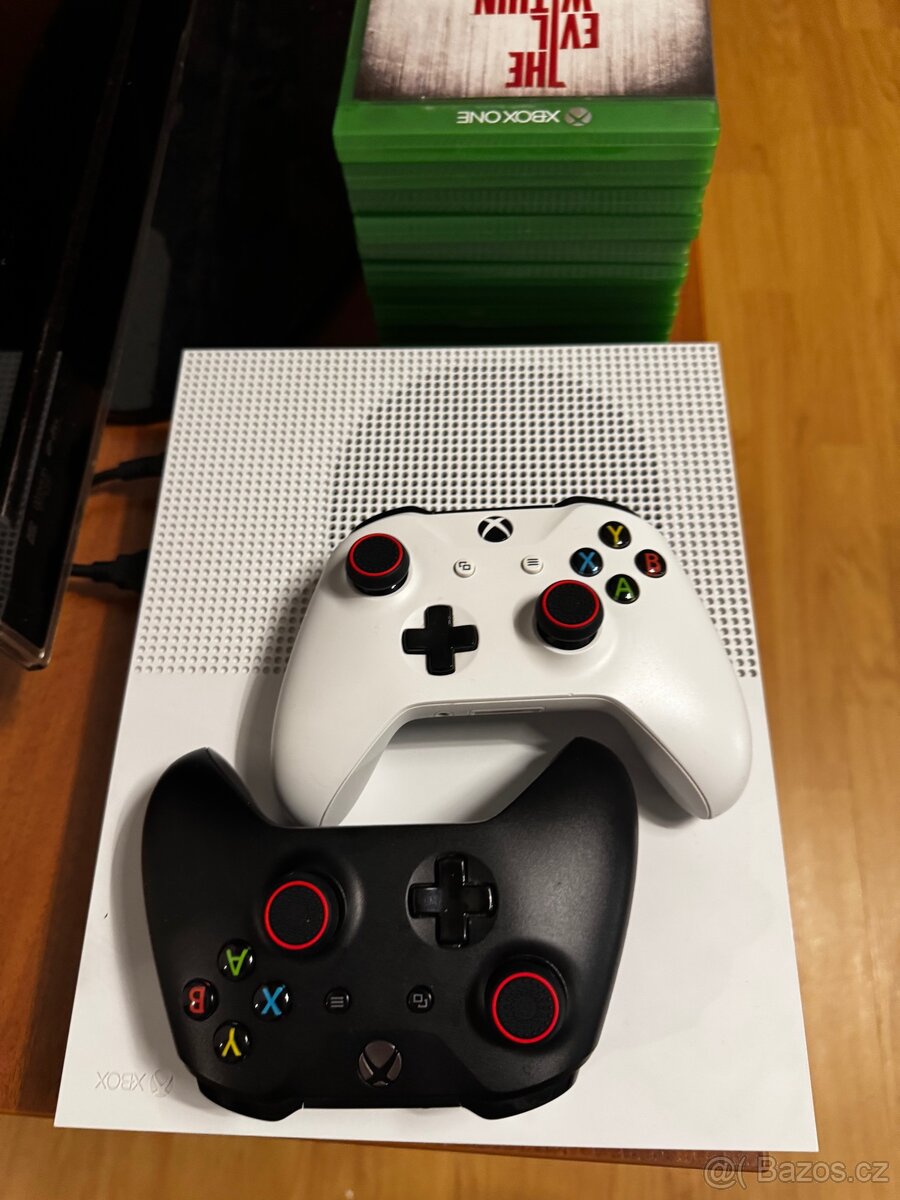 Xbox one s 500gb + 2x ovladač + 11her - 3