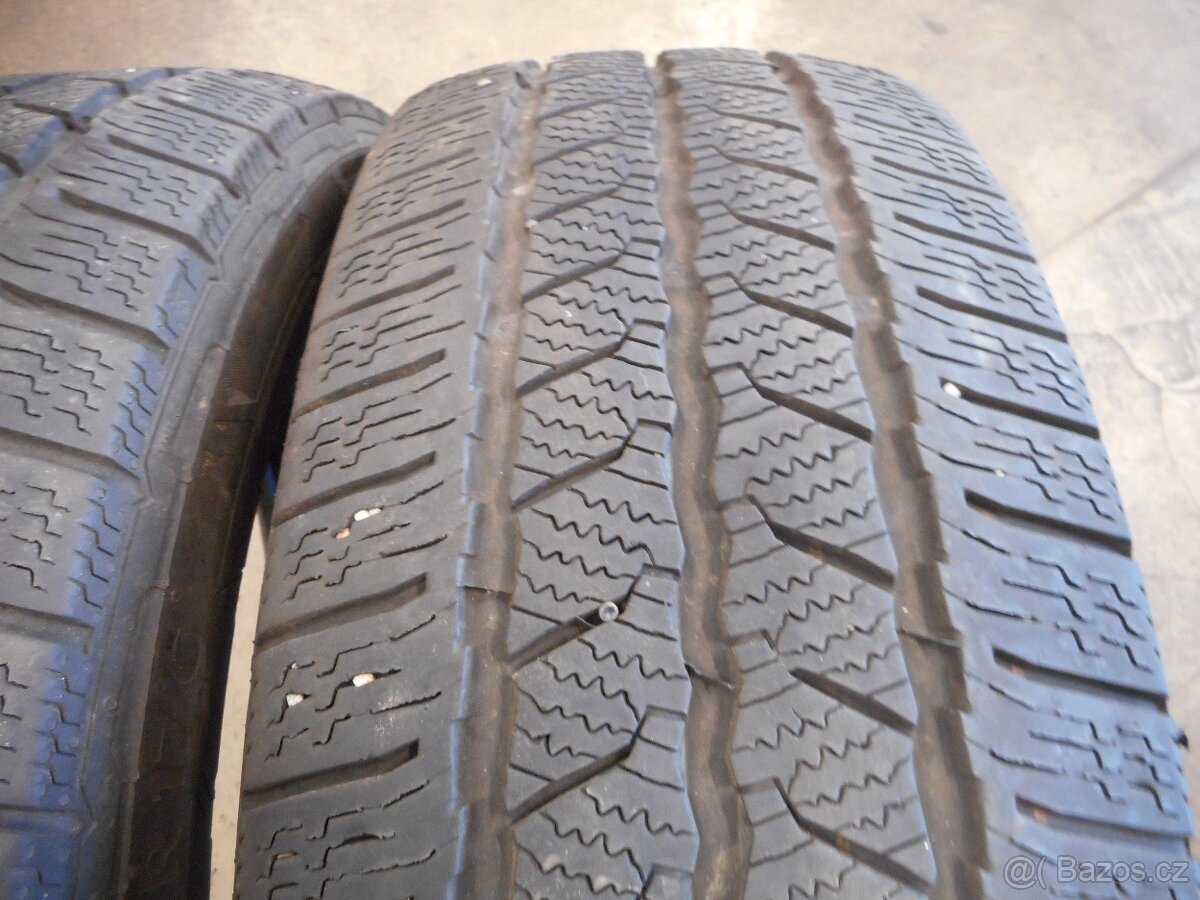 215/60R17C - 3