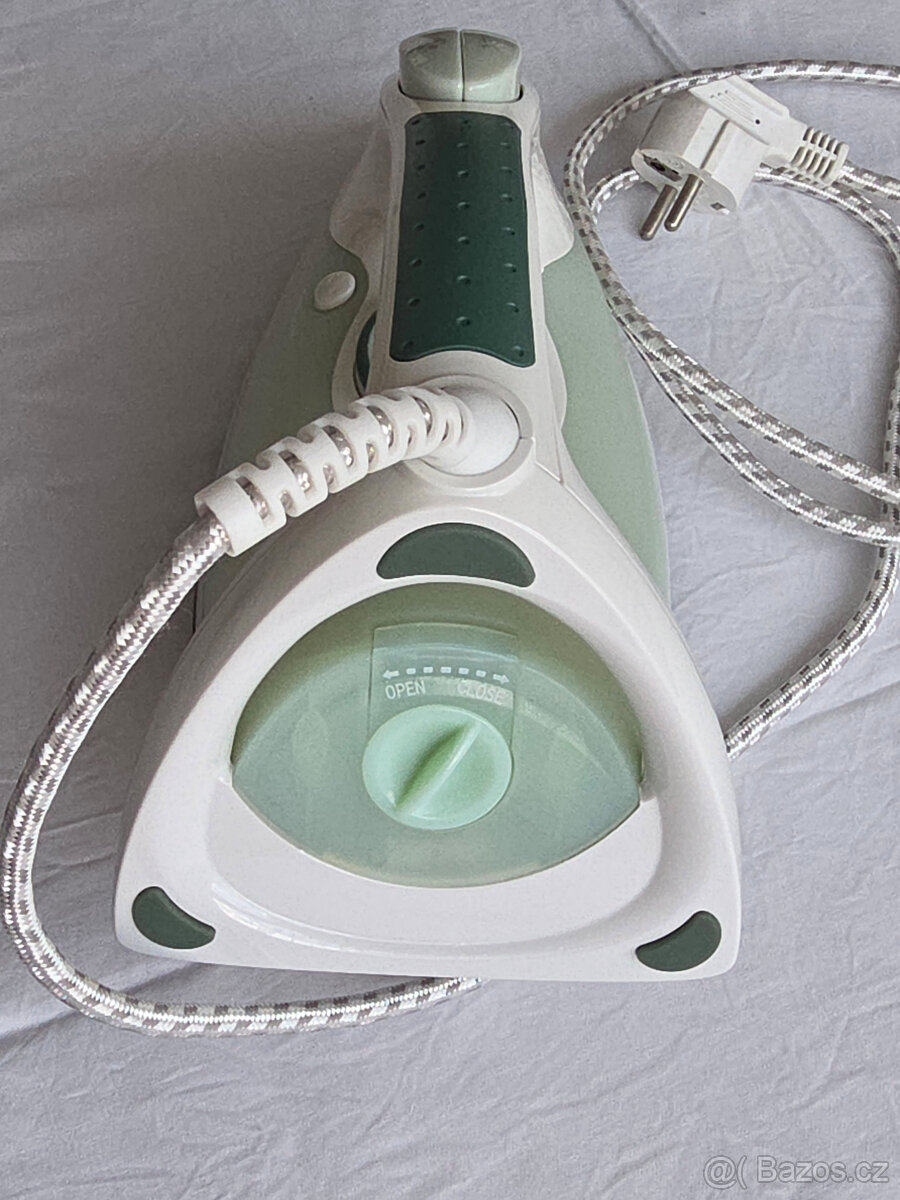 PARNÍ ŽEHLIČKA SENCOR - JAKO NOVÁ - TÉMĚŘ NEPOUŽITÁ - 3