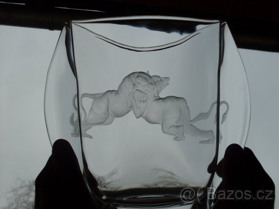 Váza "Souboj šelem" - 3