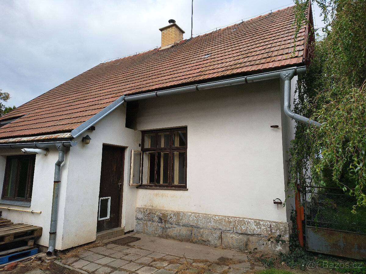 Chvalkovice - Střeziměřice -rodinný dům 3+1, pozemek 2066 m2 - 3