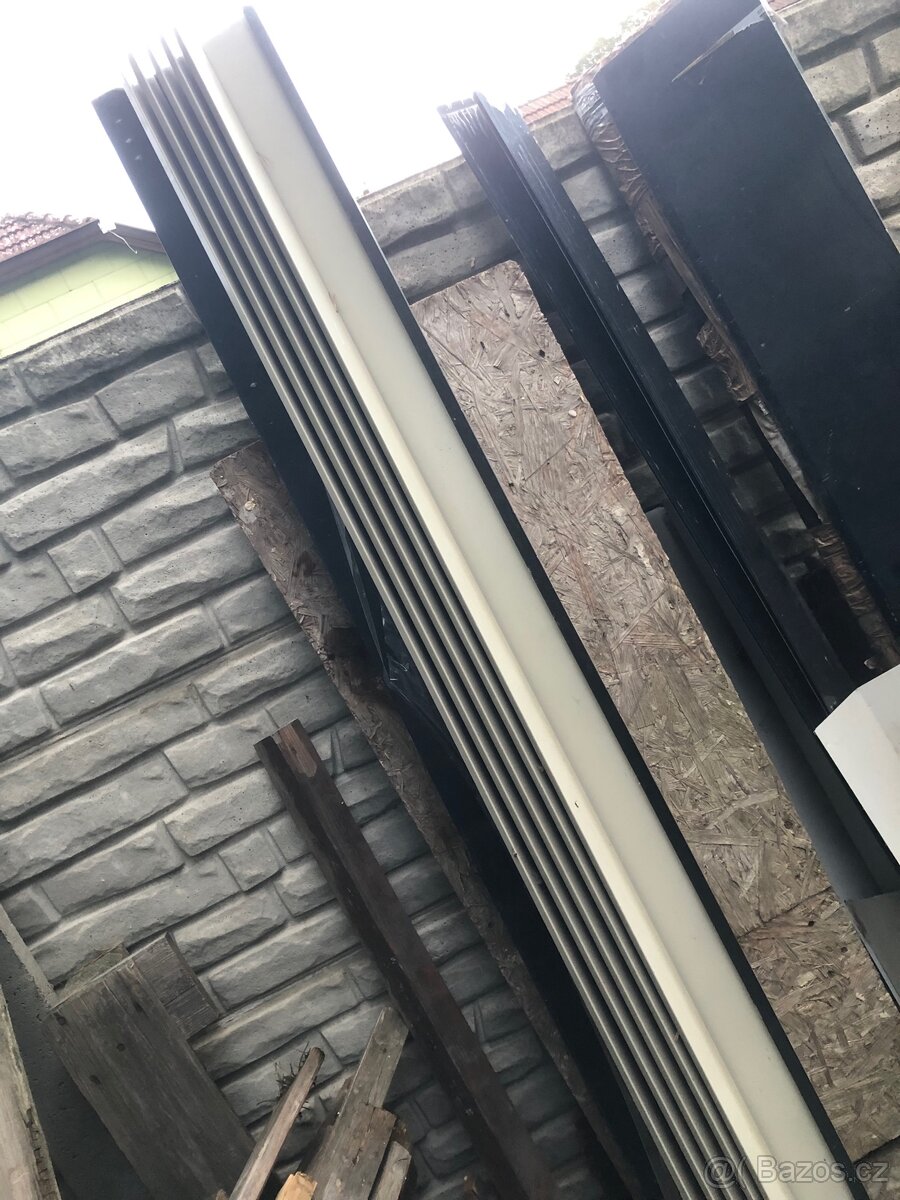 ZÁVĚTRNÁ LIŠTA RŠ 333 ČERNÁ Ral9005 - 3