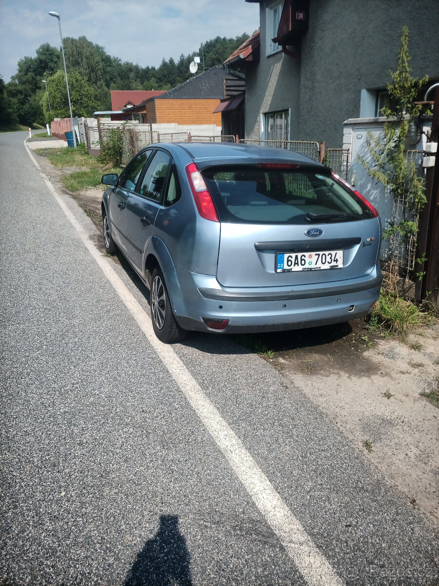 Prodám Ford Focus 1.6 TDCI r.v 11.2005 66kw - 3