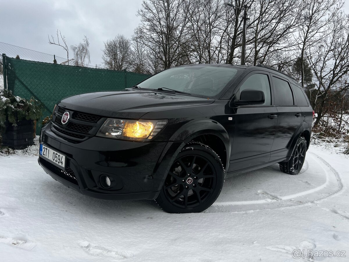 Fiat Freemont Black code 4x4, automat,tažné zařízení. - 3