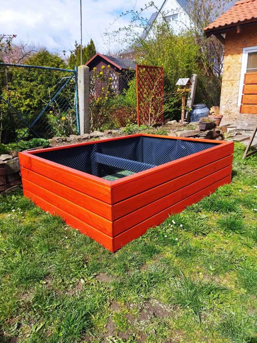 Vyvýšený záhon z modřínu - 3