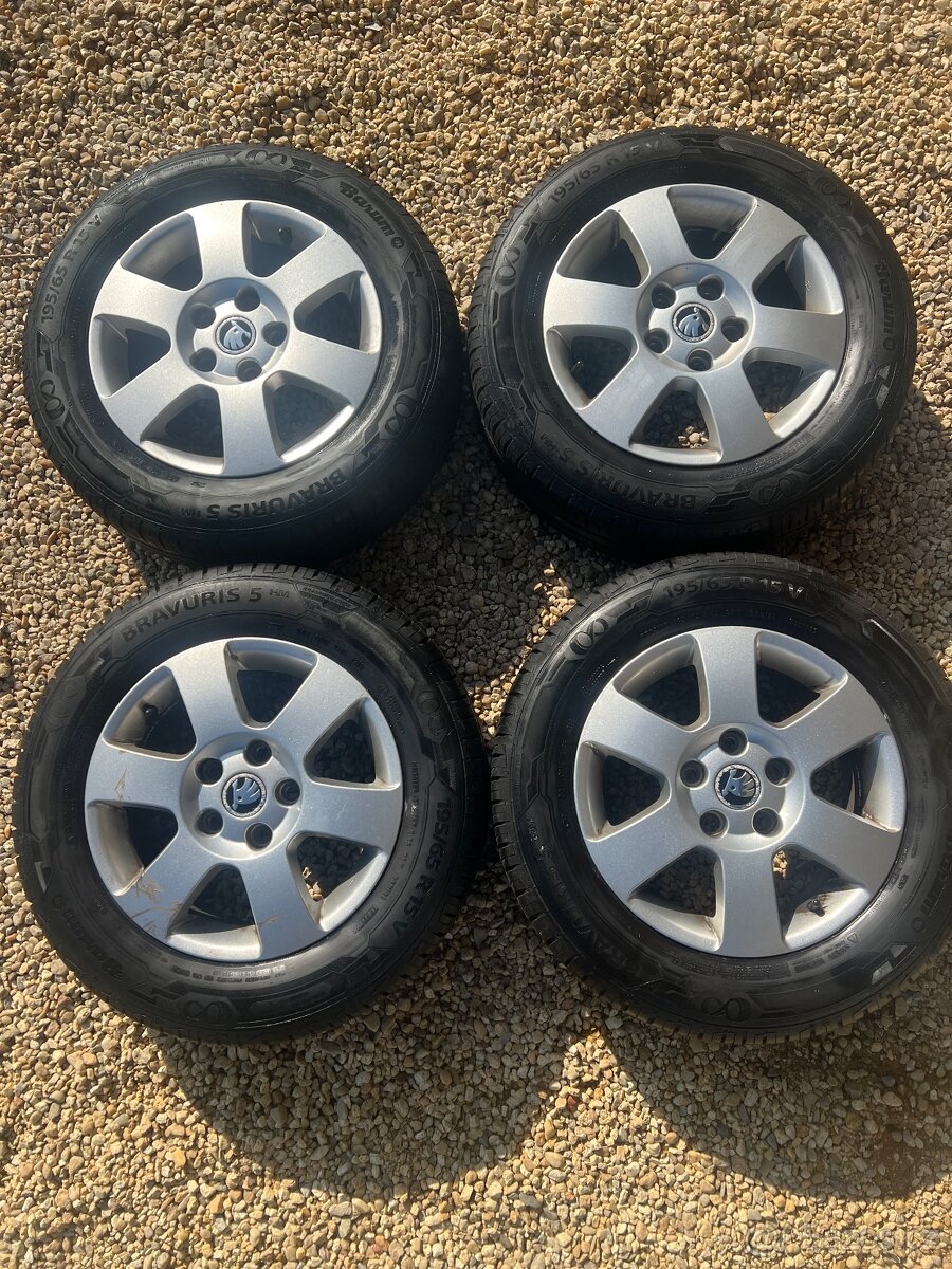 Originální letní sada Škoda 195/65R15, 7mm Barum - 3