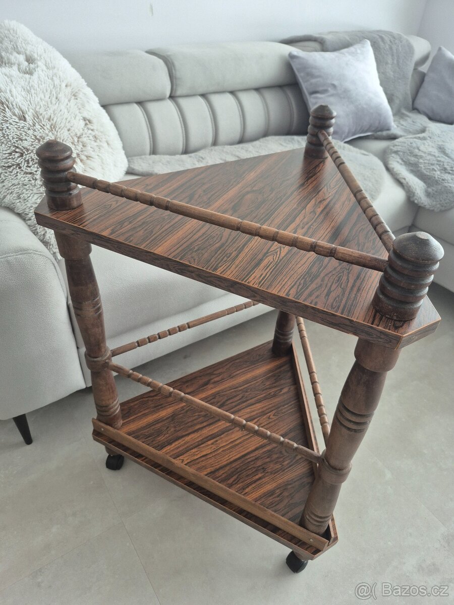 Dřevěný barový stoleček - 3