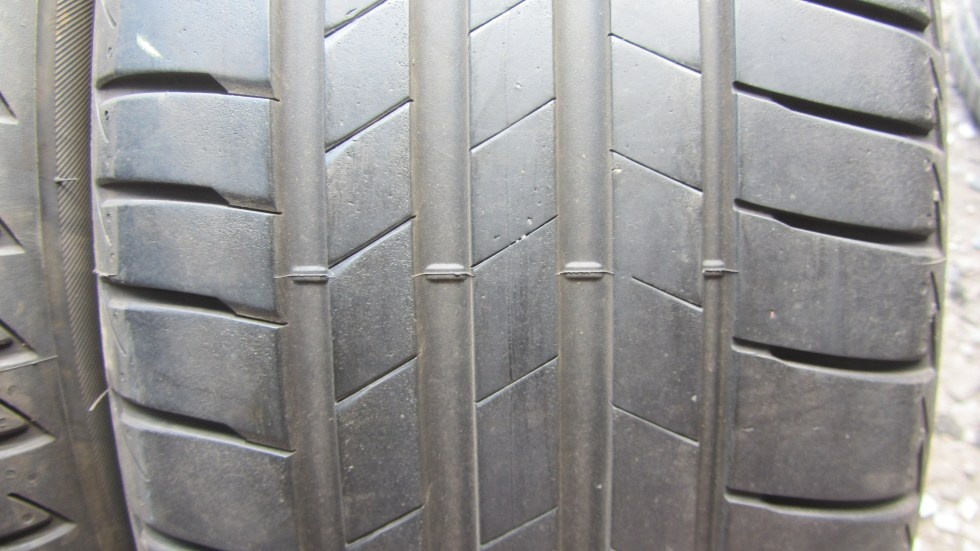 Letní pneu 225/40/19 Bridgestone - 3