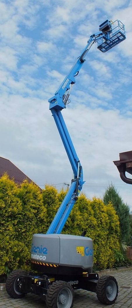 zánovní 15.86m/454kg plošina 4x4 diesel kloub Genie Z45 - 3