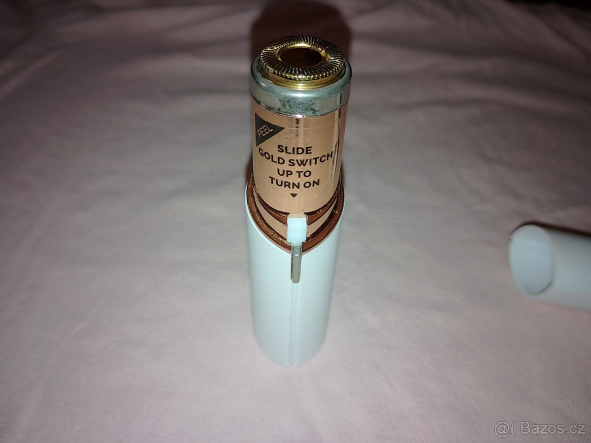 Epilátor(Depilátor) ve tvaru rtěnky - 3