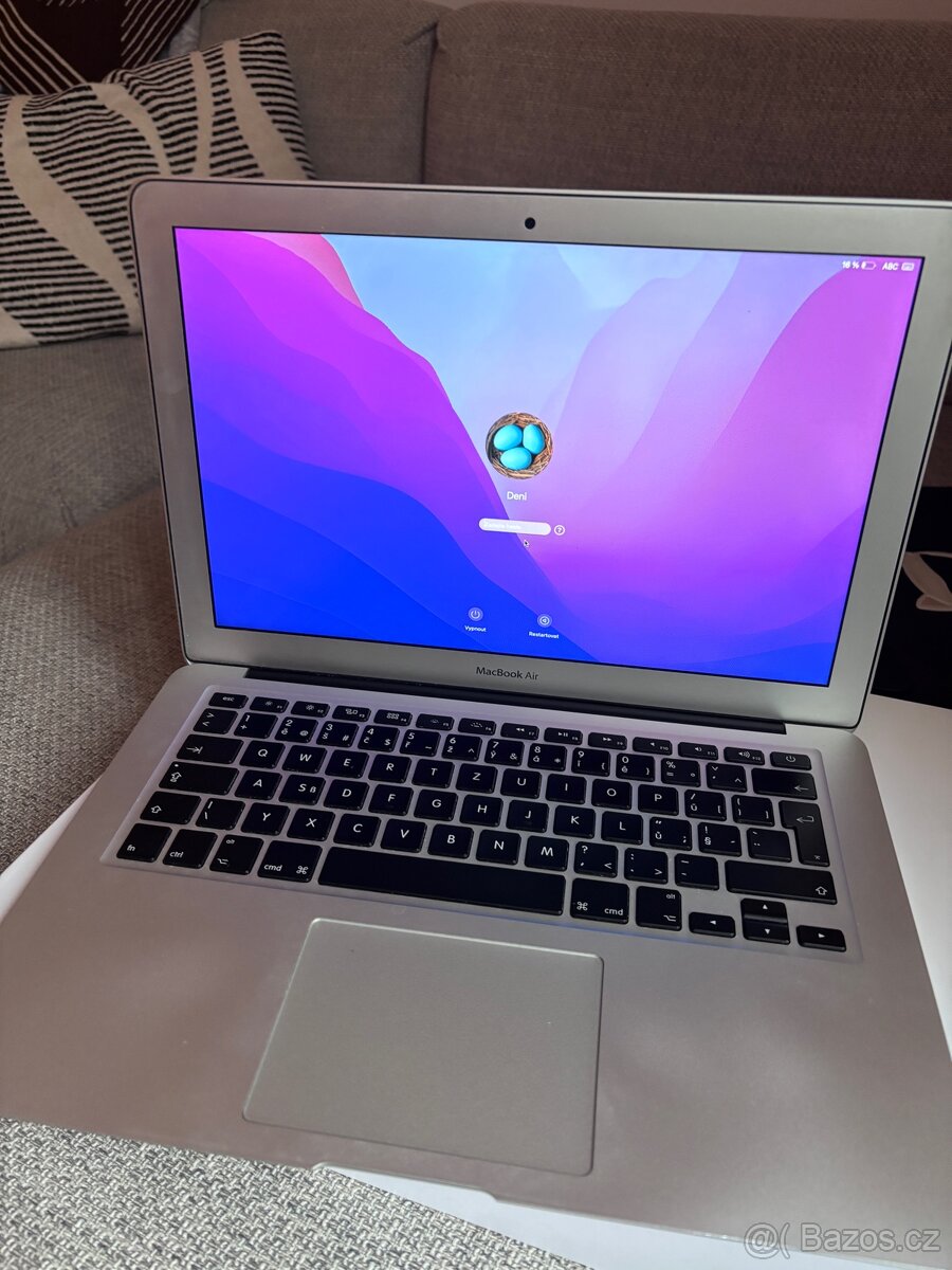 MacBook Air 13” 2017, i5, 8GB RAM, 128GB SSD - 3