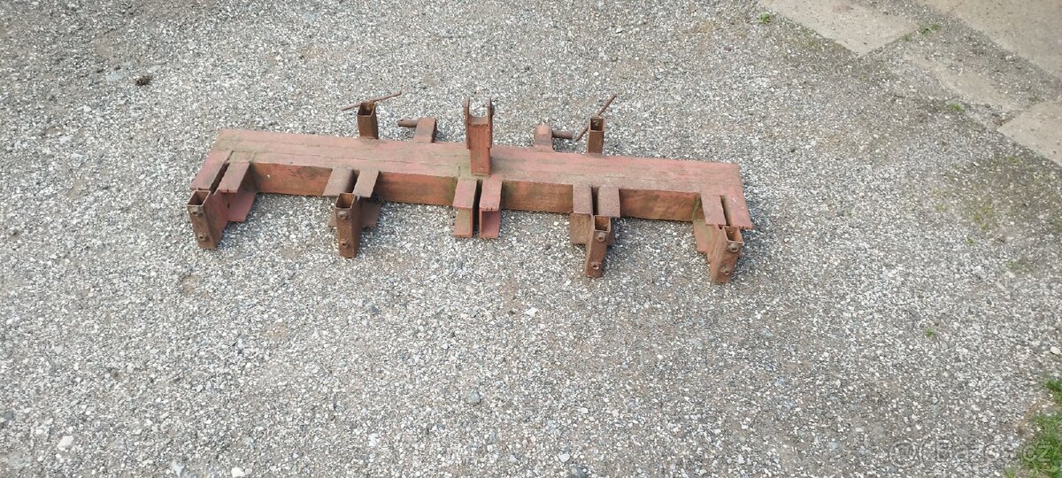 Kovový rám na rádla na brambory. - 3