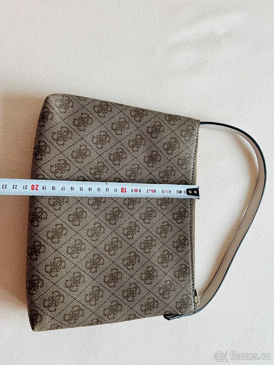 malá dámská kabelka Guess - 3