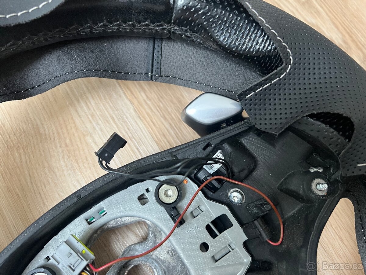 Volant s padly BMW E90, E91, E92, E93 LCI - 3