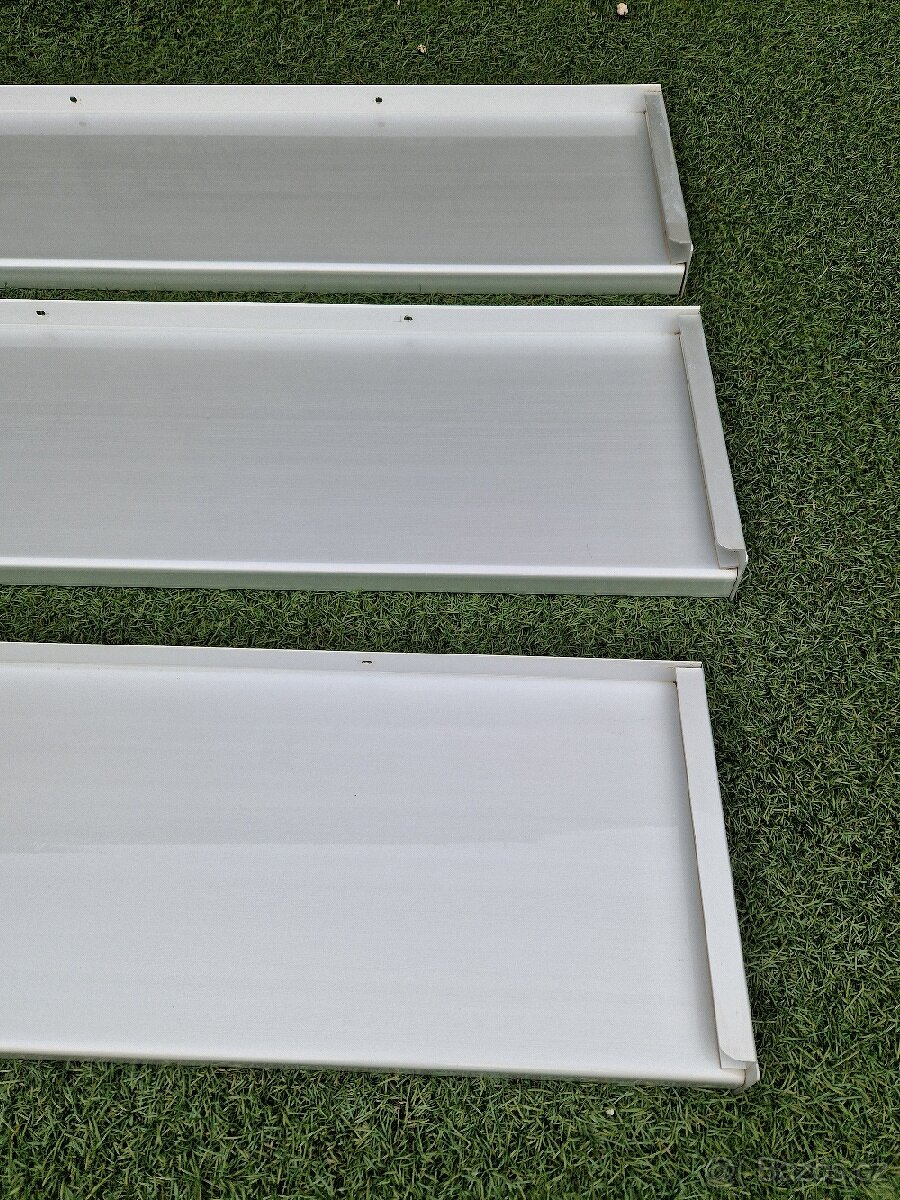 Prodám 3kusy parapety elox stříbrné tloušťka 2mm - 3