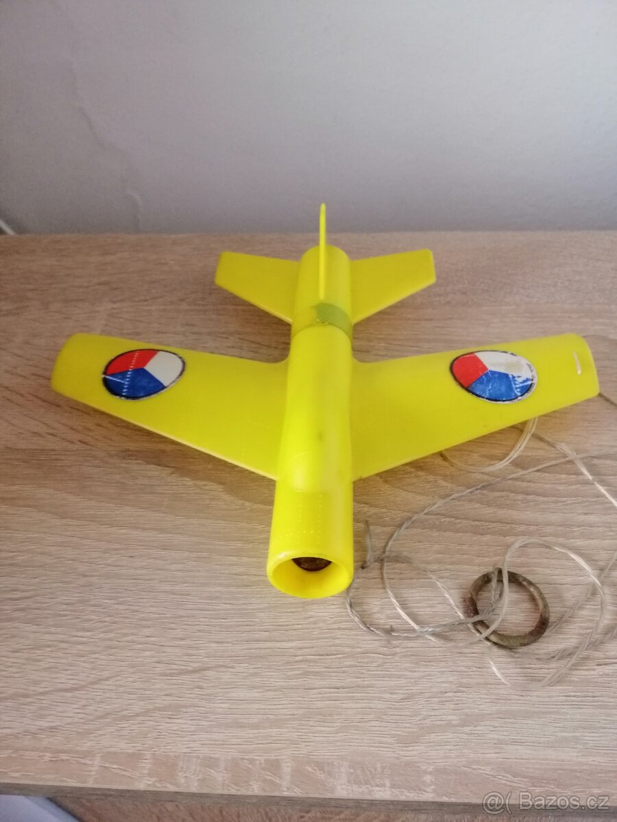 Retro letadlo MIG 15 - 3