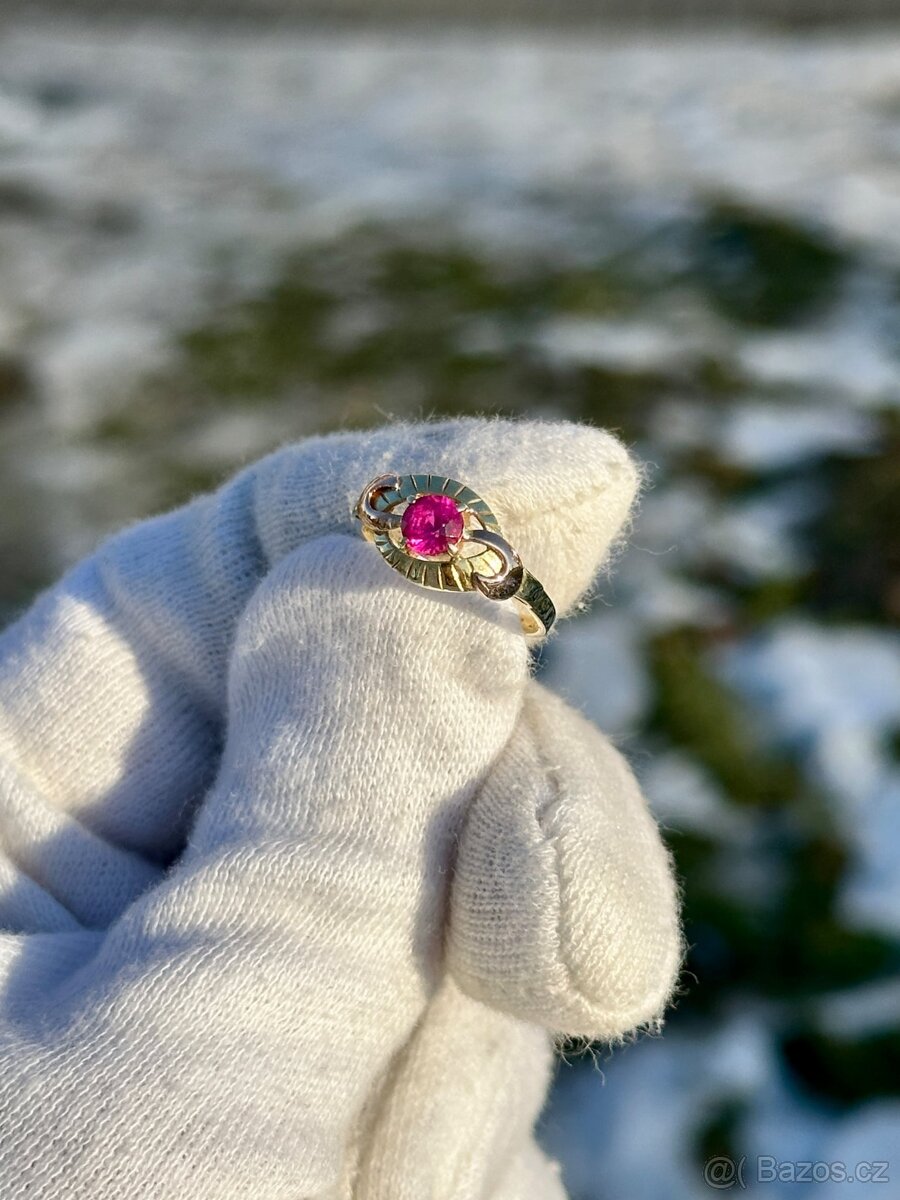 Zlatý prsten 2,66g - 3