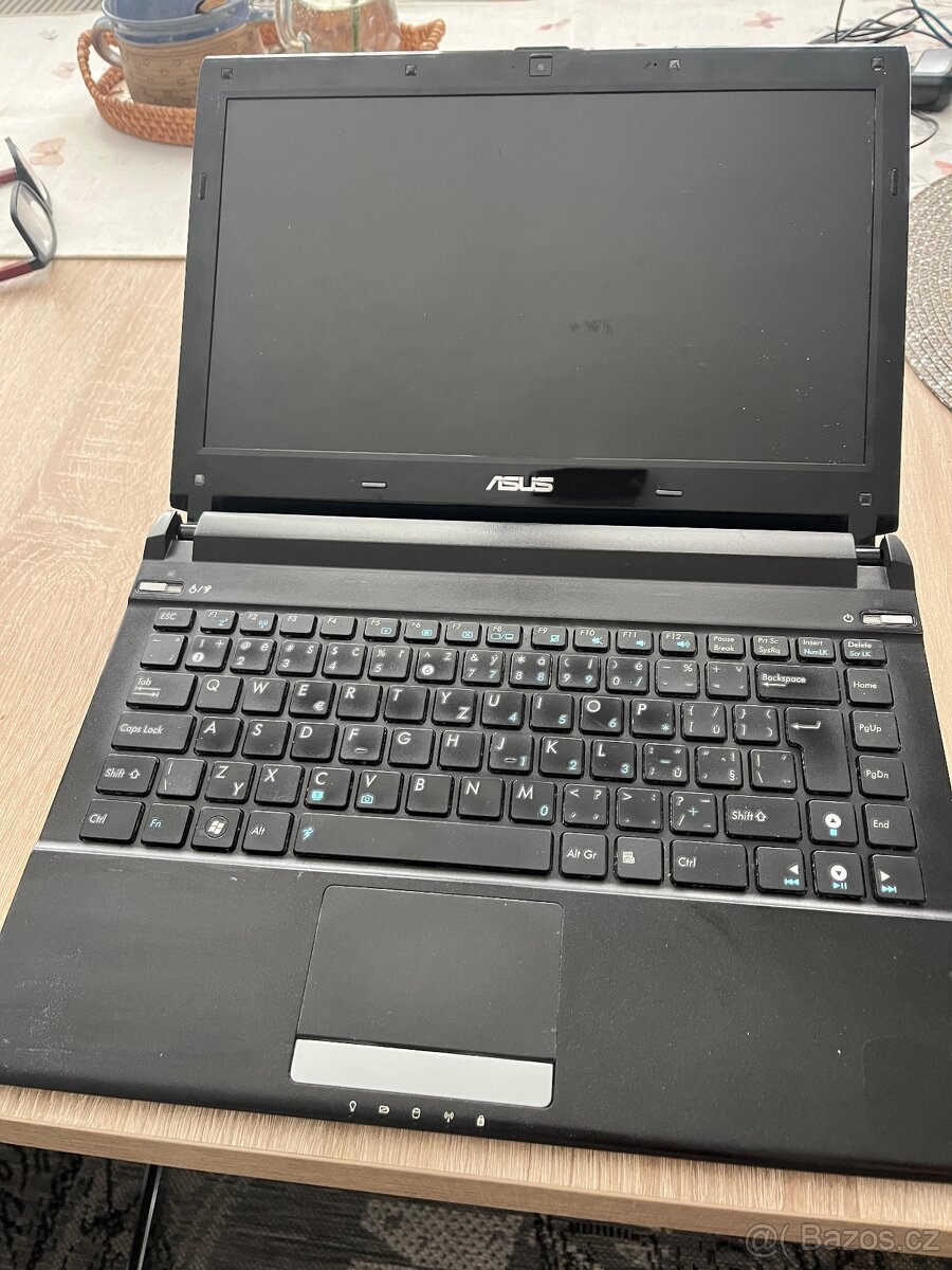 Asus U 36S - 3