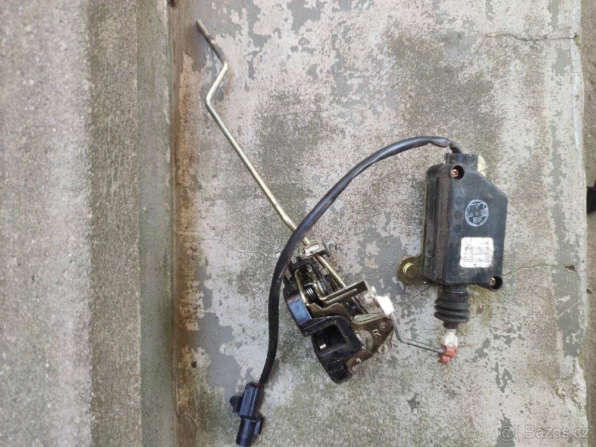 Kia Sportage I zámky dveří - 3