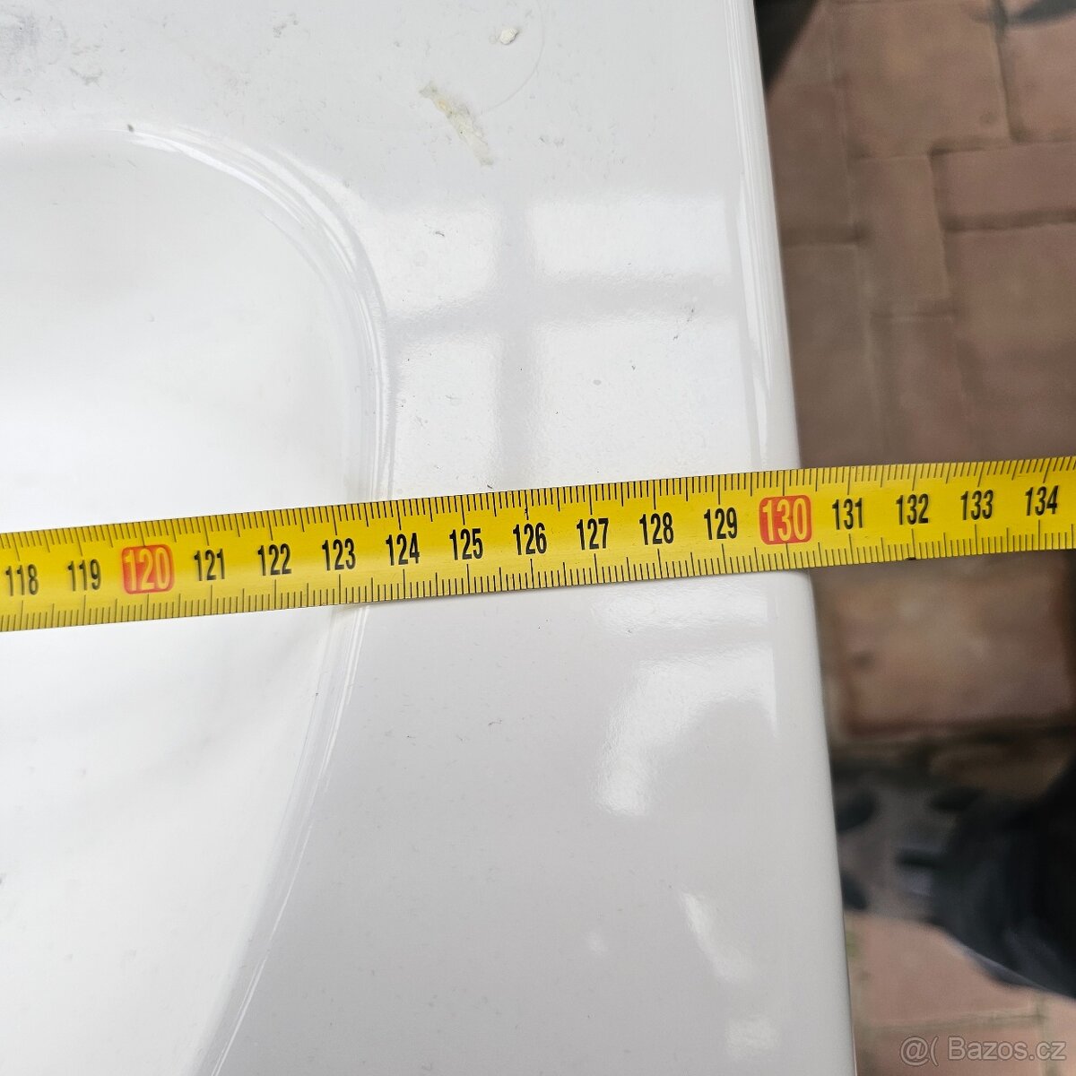 Dvě umyvadla se skříňkou - 3