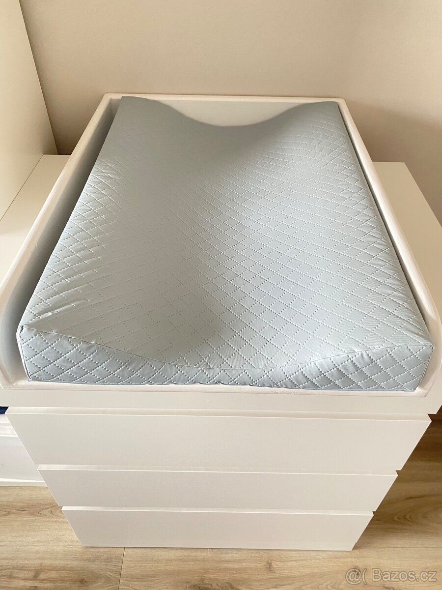 Přebalovací pult - 3