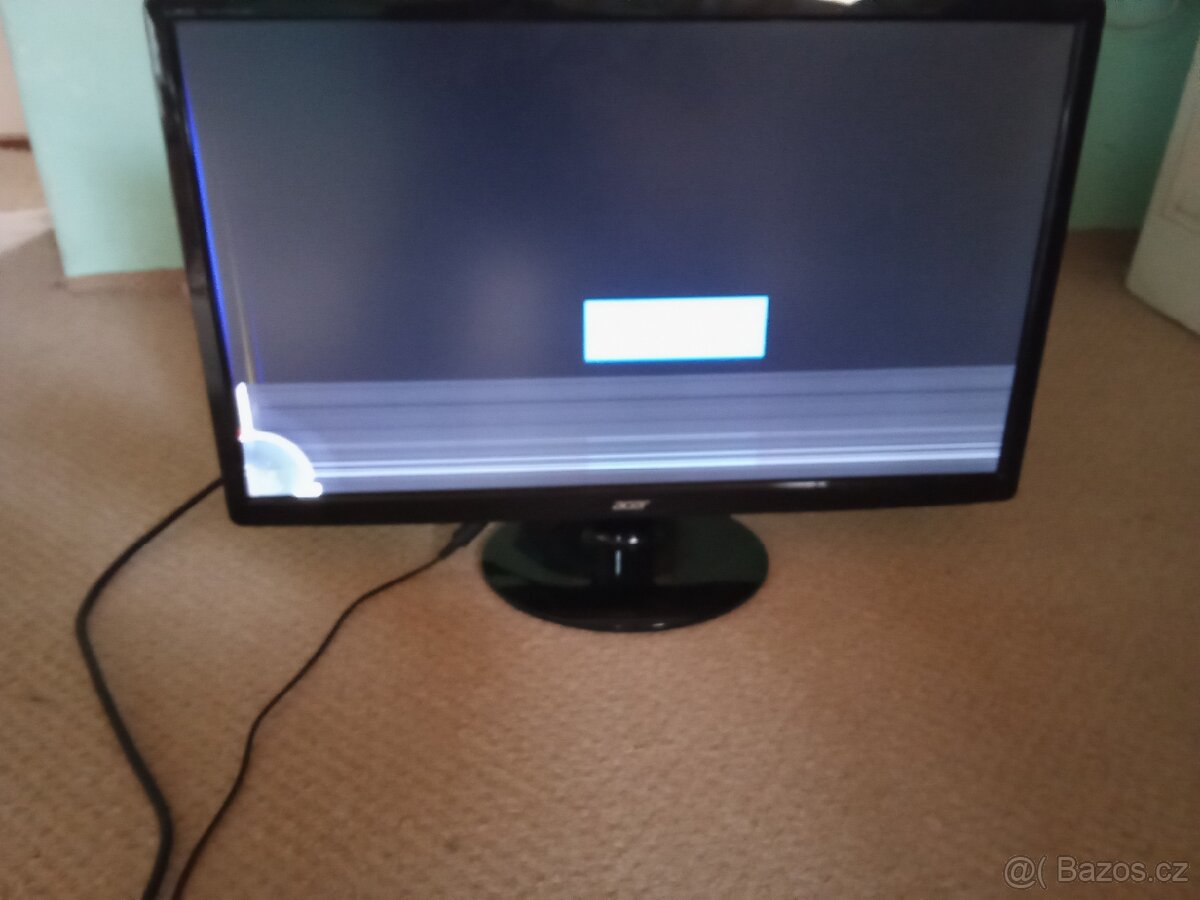 Monitor na náhradní díly - 3