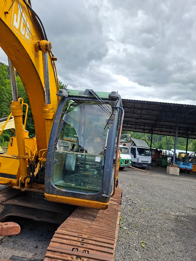 JCB JS 130 PÁSOVÝ BAGR - 3