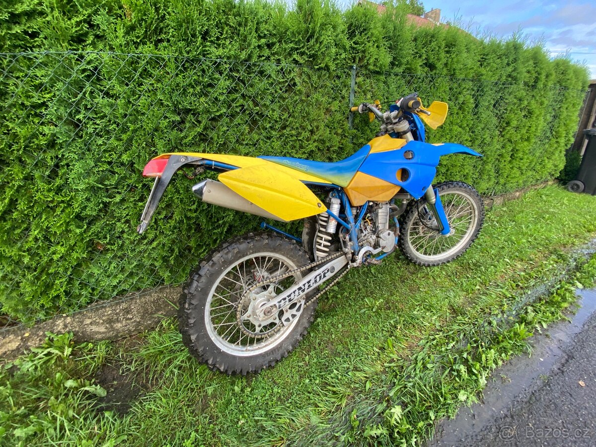 Husaberg FE 400 E s TP a STK na měsíc