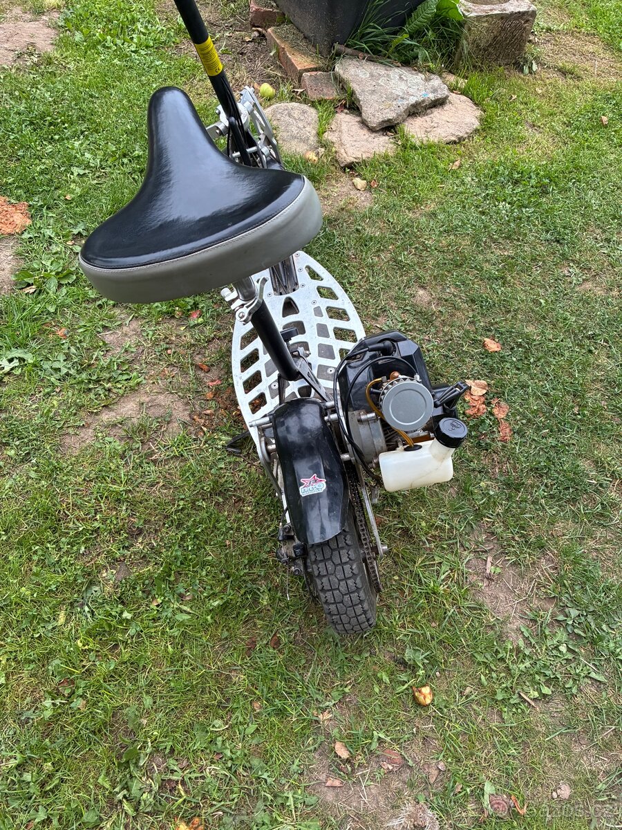 Motorová koloběžka - 3