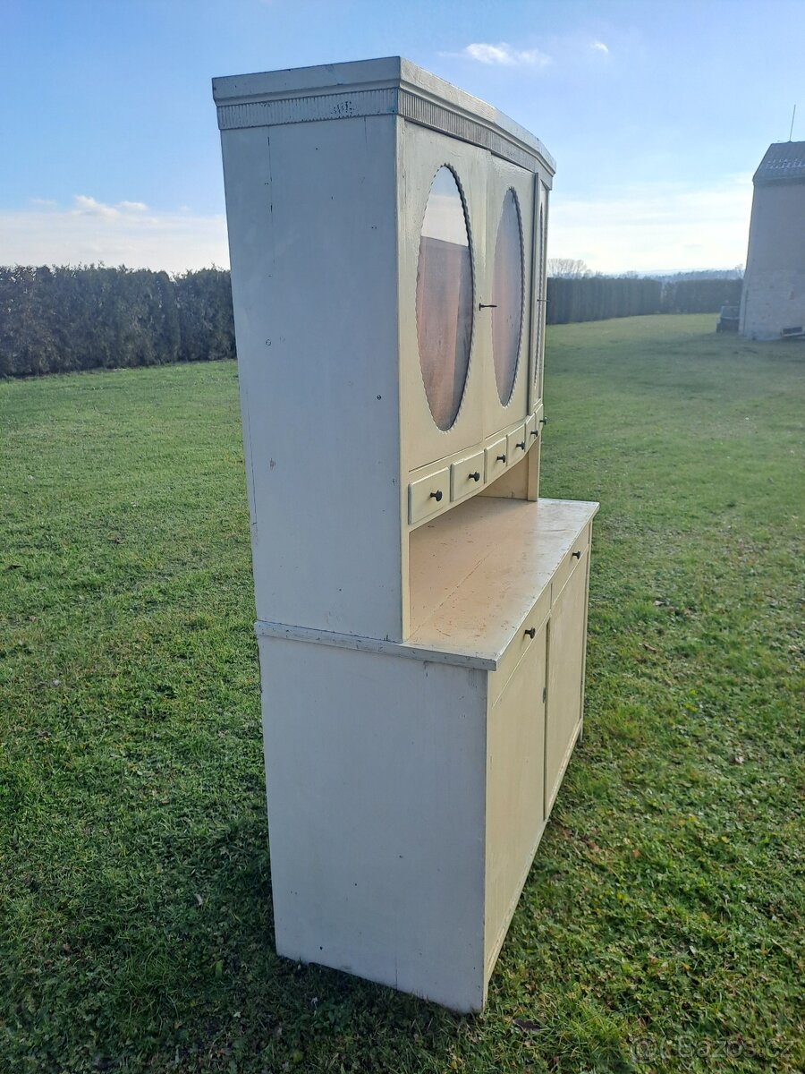 babiččin kredenc na chalupu - krásný - 3