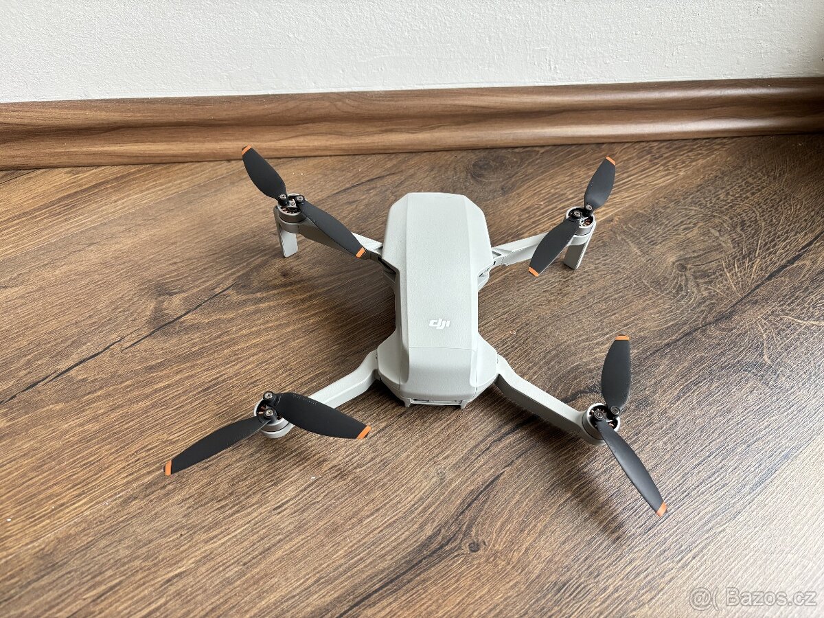 Dron DJI Mini 2 SE - 3
