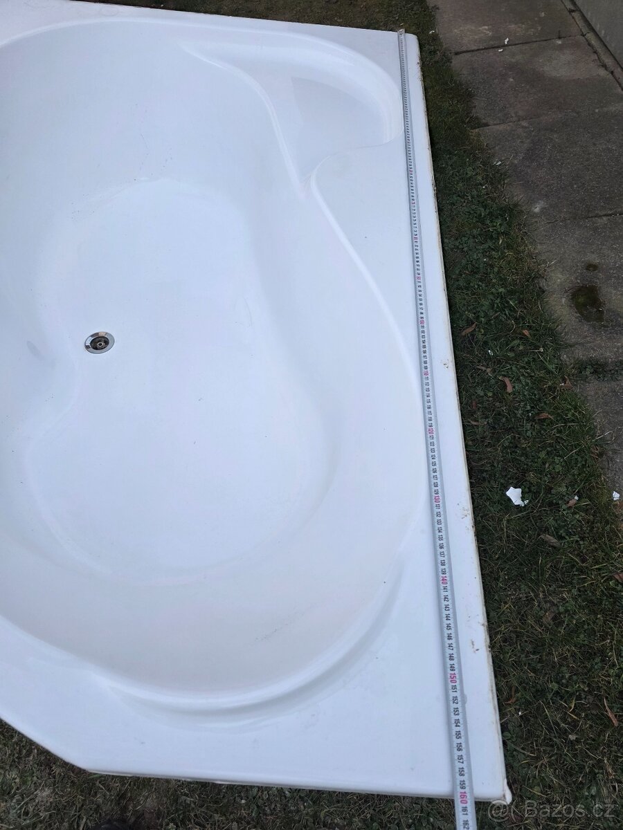 Prodám rohovou vanu RAVAK - 3