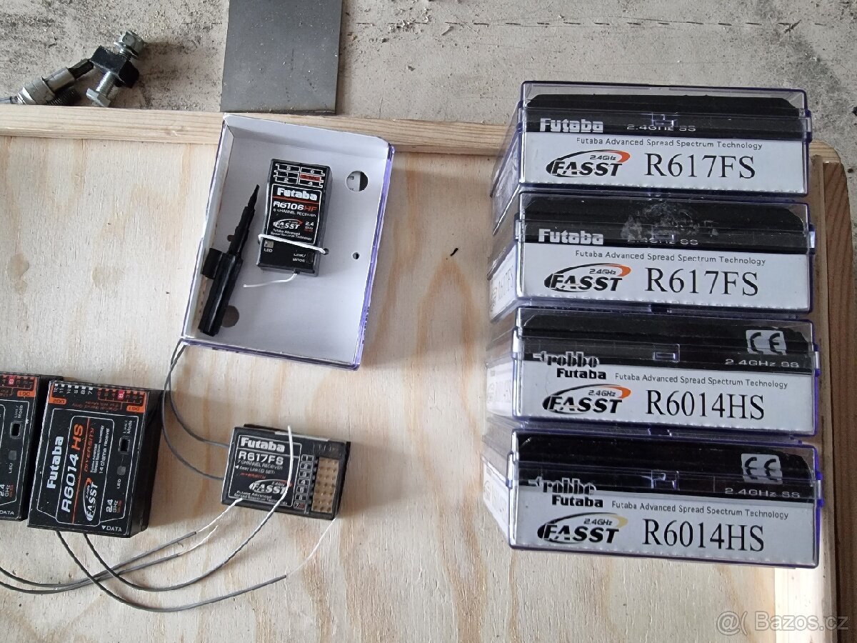 RC radio FutabaFX 30, 2,4GHz, Fasst + 6x přijímače Futaba - 3