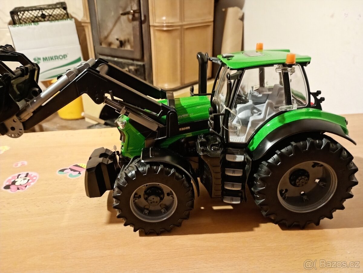 Bruder traktor deutz novy - 3