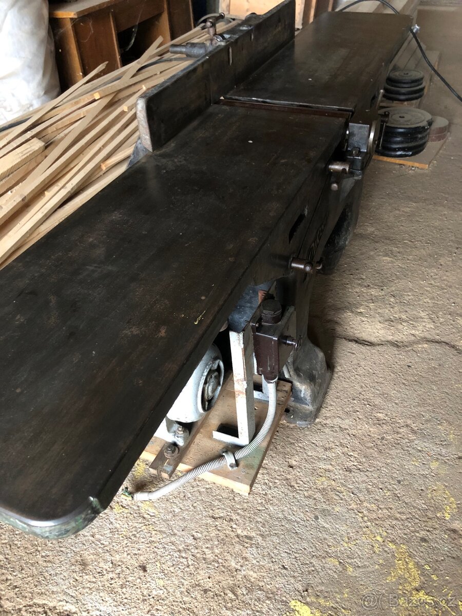 Hoblovka , srovnávačka . - 3