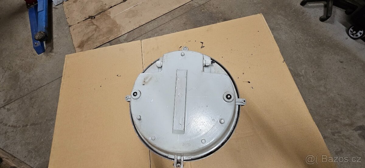 Kvalitní venkovní světlo 2x100W IP65 - 3