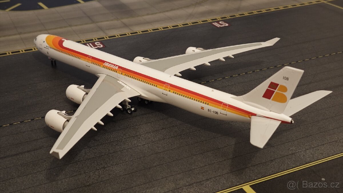 Airbus 346 Iberia celokov 1:200 Phoenix - 3
