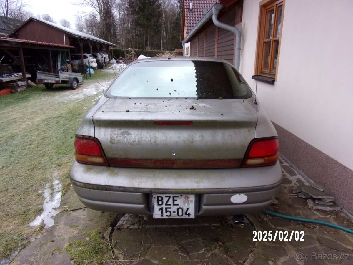 Dodge Stratus - 3