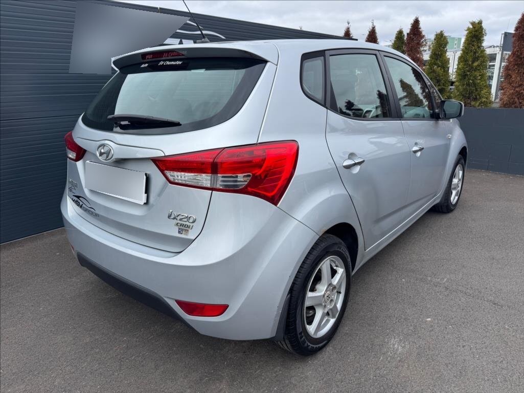 Hyundai ix20 1,4 (2011) - 3