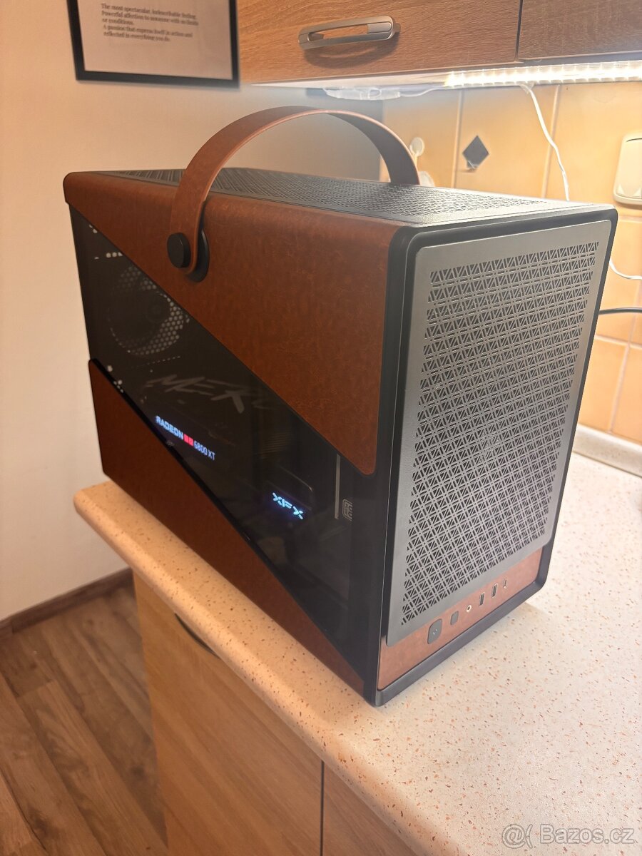 Herní retro PC rádio r5 7500f + 6800 xt 16GB + 64gb ddr5 ram - 3